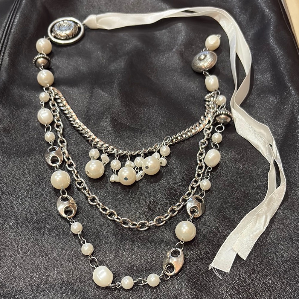 Vintage-Inspired Silver and Cream Layered Necklace